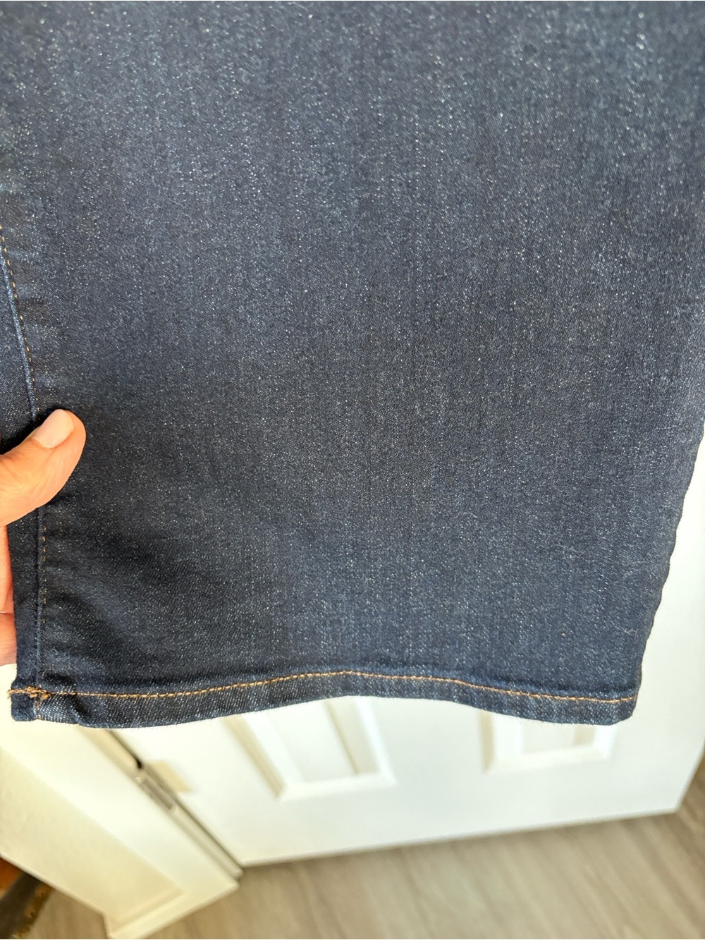 Chico’s Pull-On Slim Bootcut Denim Jeans       Sz 10 P Like NEW! - Picture 5 of 9